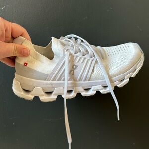 Oncloud Cloudswift Sneakers - size 7.5 woman - Worn once